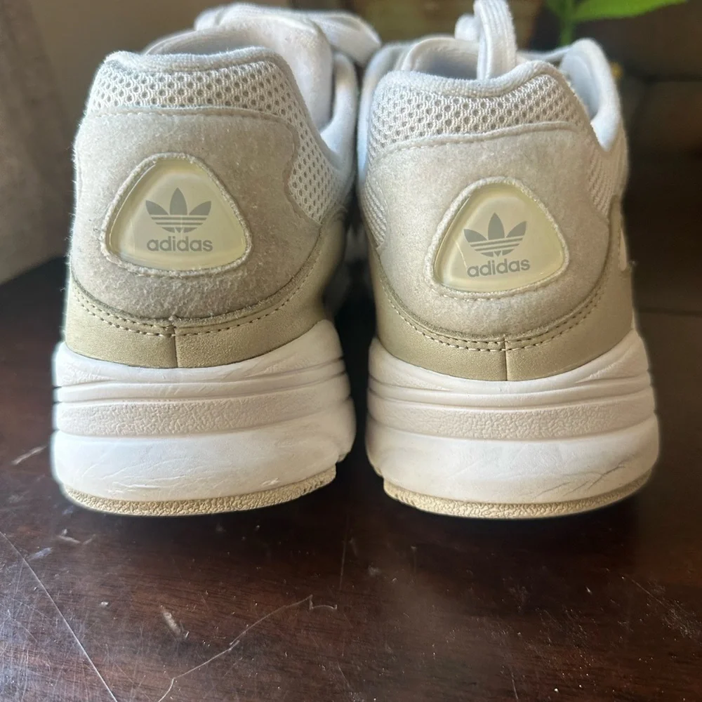 adidas Men's White and Beige Retro Runner Sneakers - Picture 15 of 16